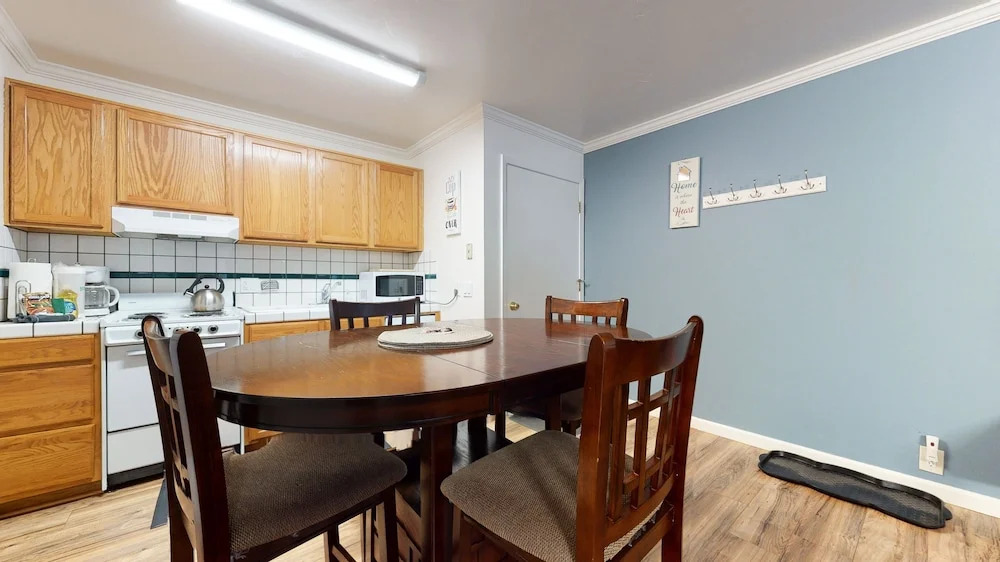 Krystal Villas East 312 Quaint and Cozy, Great Value for your Mammoth Getaway by RedAwning