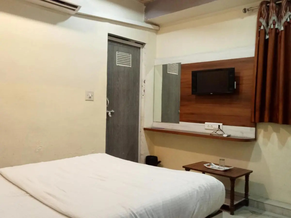 OYO Spot on  8592 Hotel Paras Palace