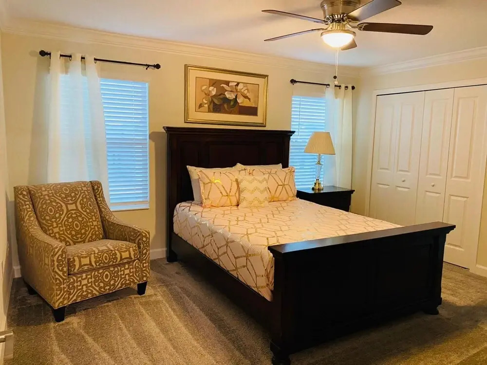 Gorgeous Four Bedroom w Screened Pool Close to Disney 1224