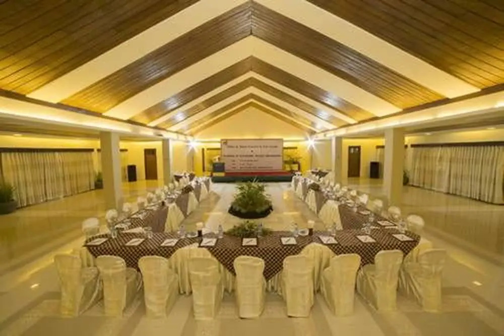 Sunny Paradise Resort