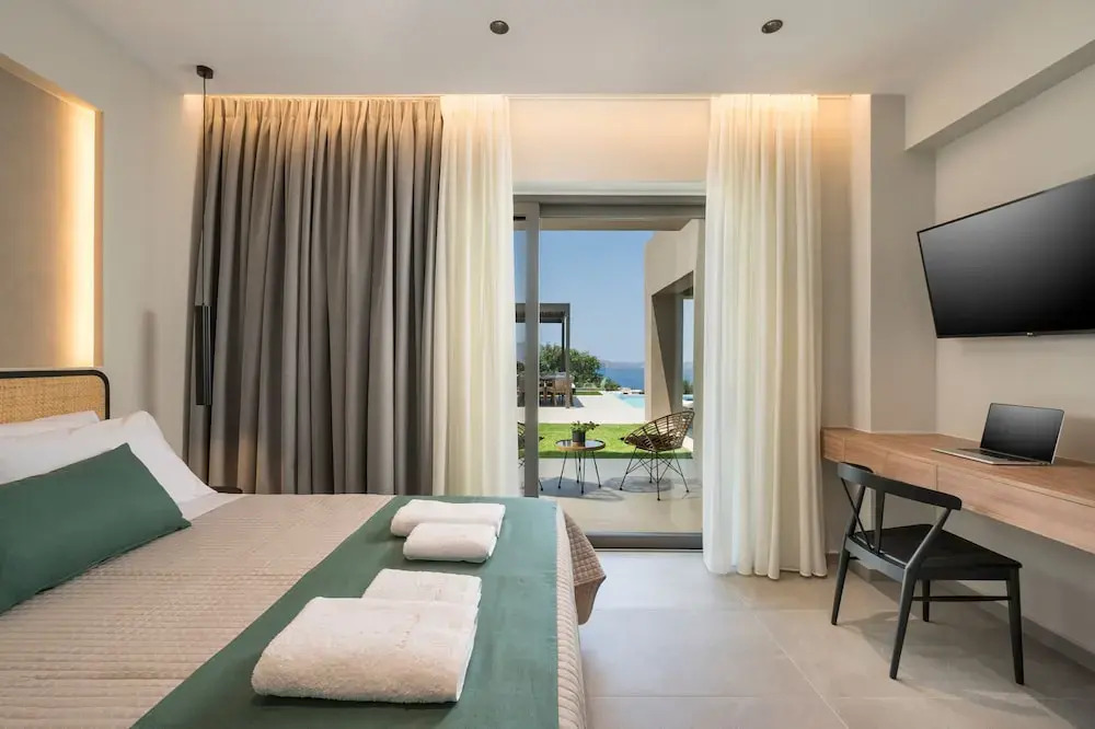 Villa Ekphrasis with sea view and jacuzzi