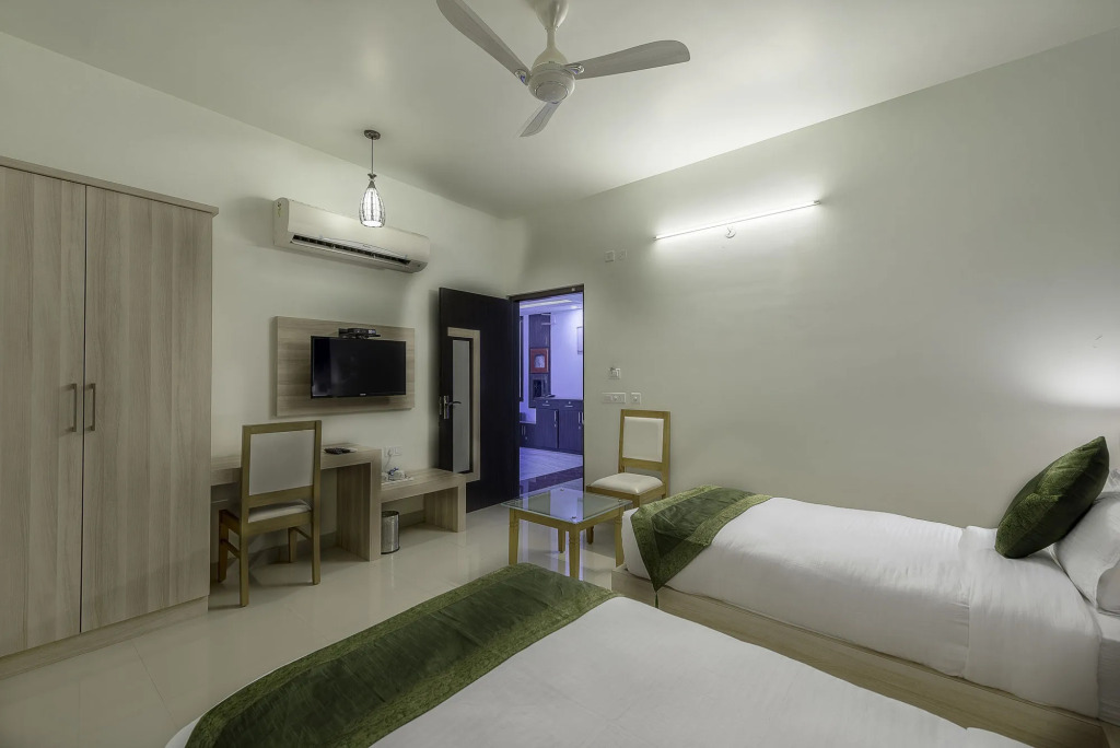 FabHotel Signature Inn