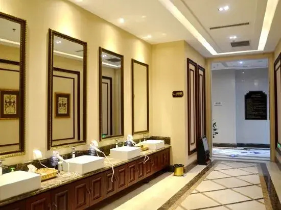 Aohua International Hot Spring Hotel