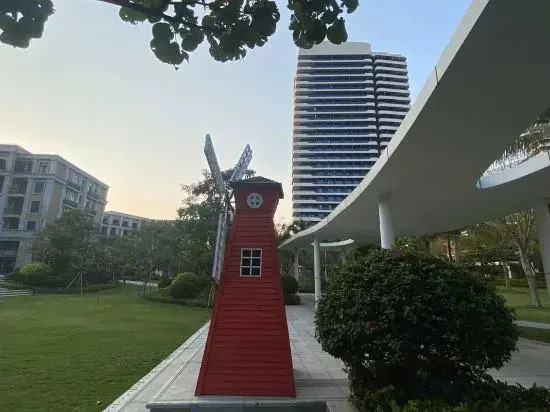 Hotel Clouds