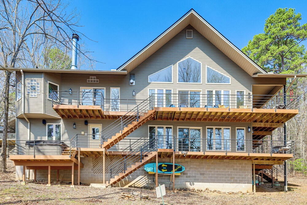 Hot Tub & Games Galore! Greers Ferry Lake Home