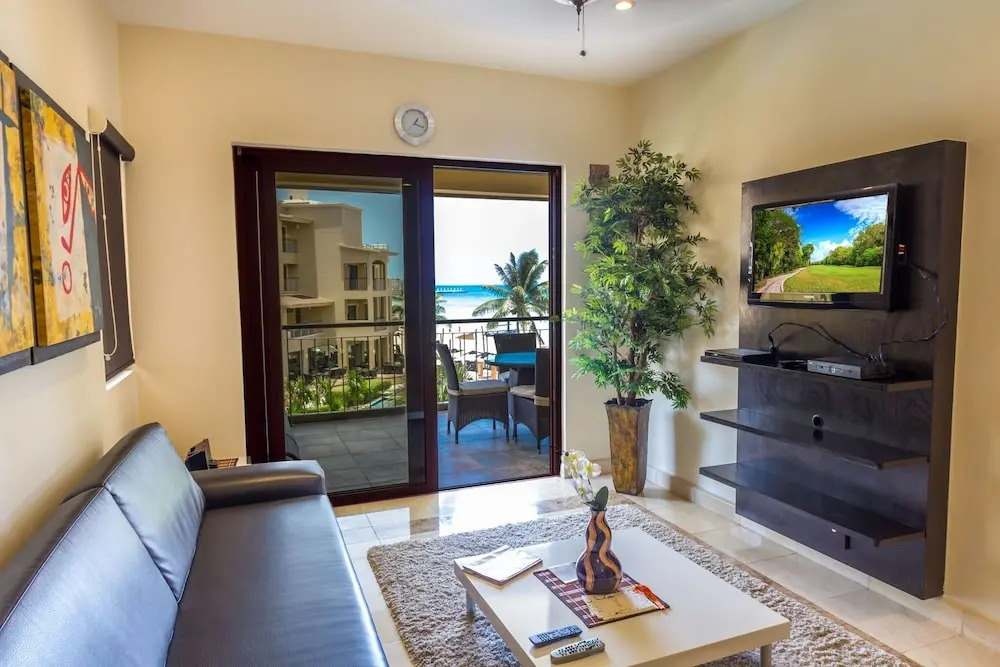 El Faro 303 Reef 1 Bedroom Condo by Redawning