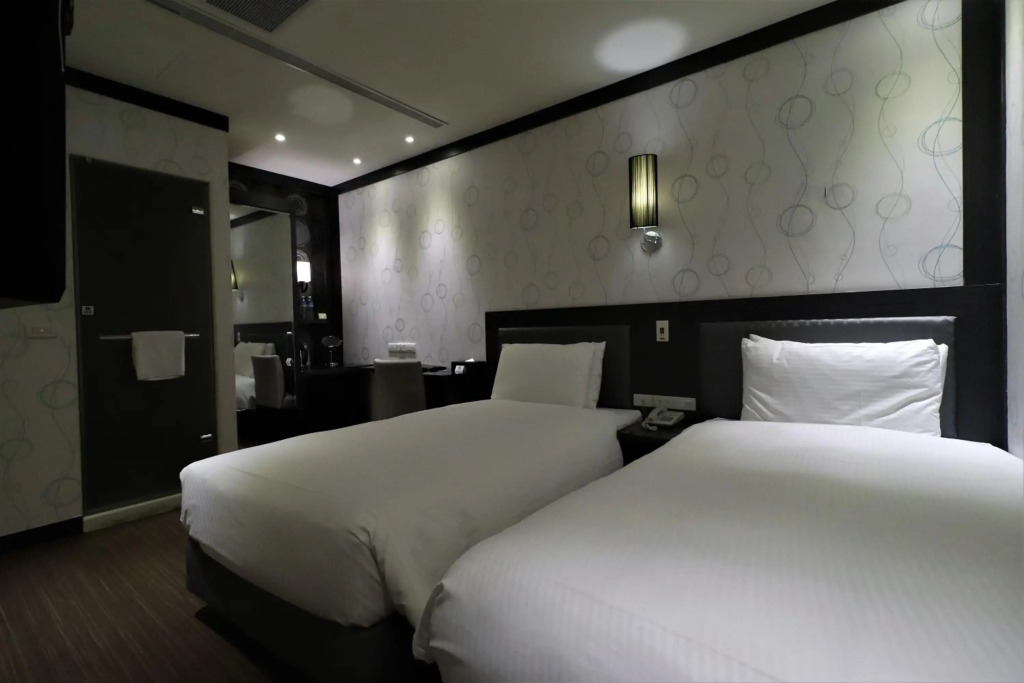 J-HOTEL