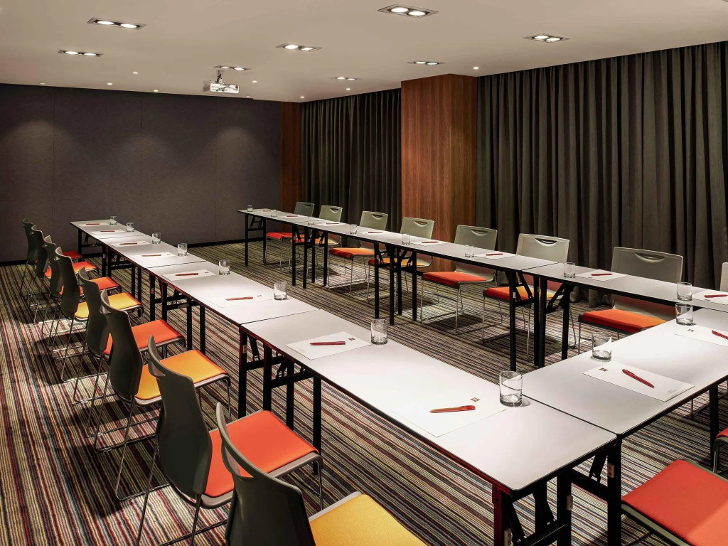 Ibis Saigon South