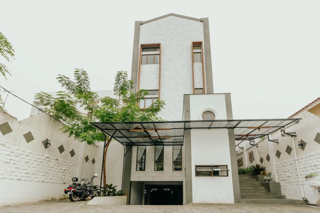 Urbanest Inn House Slipi