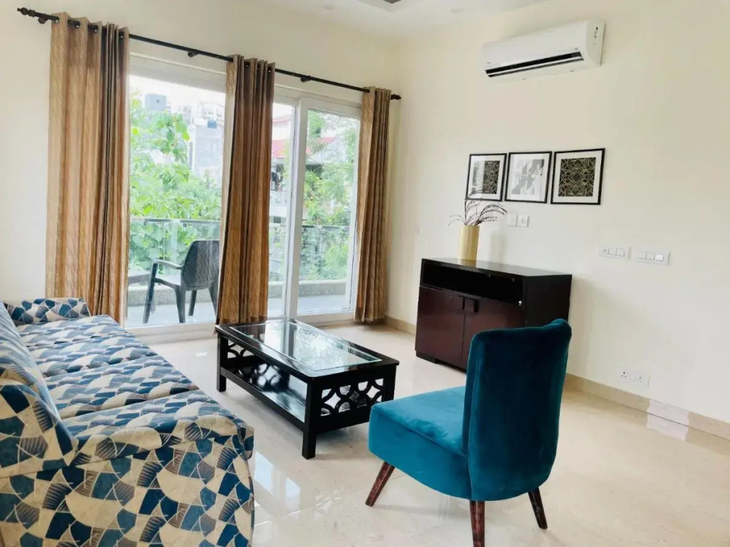 BluO 1BHK - DLF CyberCity, MG Road - Balcony, Lift