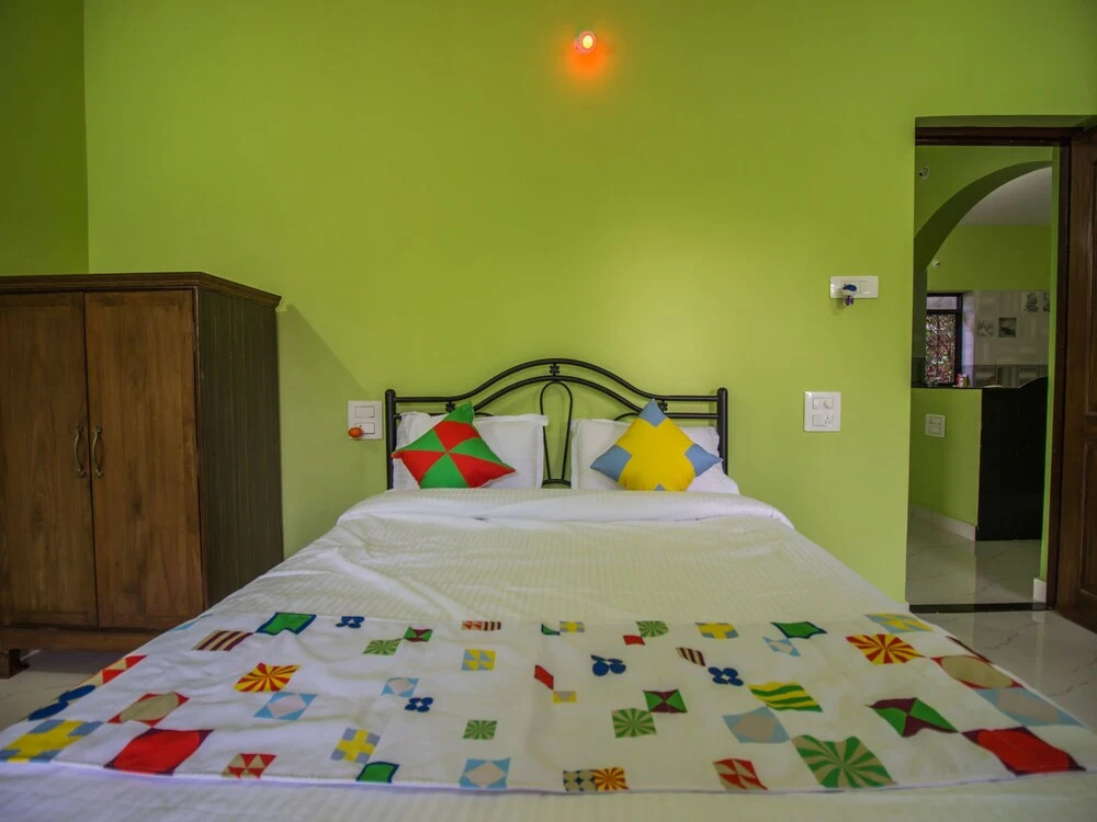 OYO 12852 Home Peaceful 2BHK Ashwem