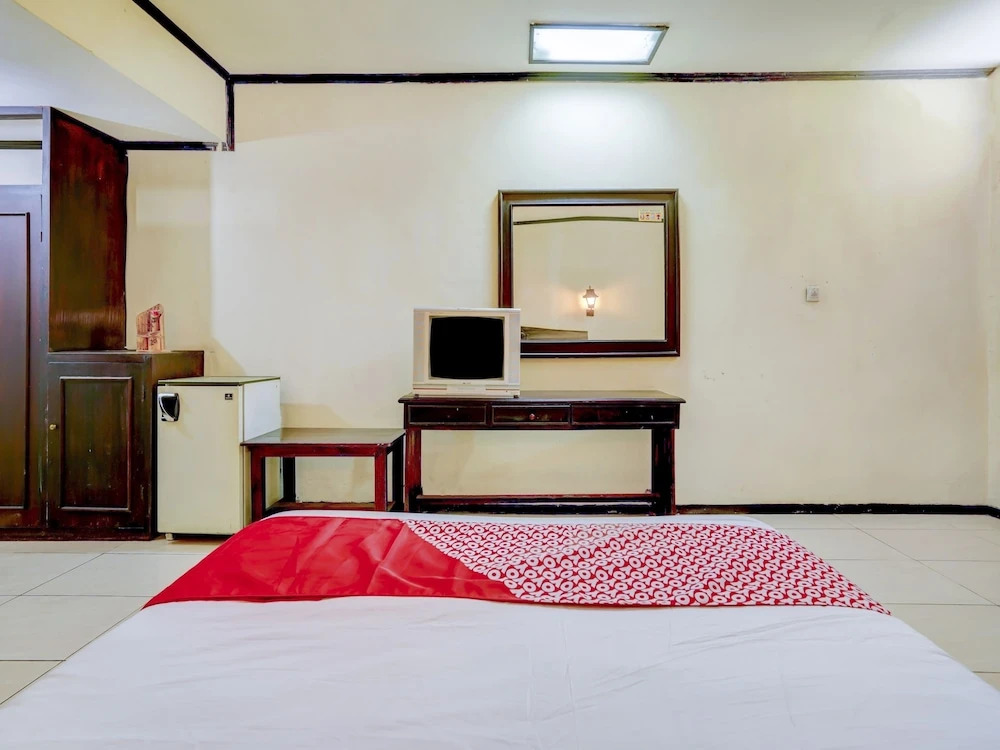 Hotel Lumajang New by OYO Rooms