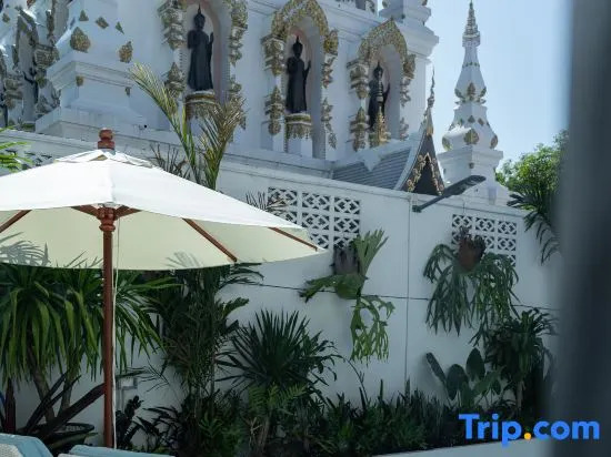 Santitham - luxury Pool Villa I Daily Maid