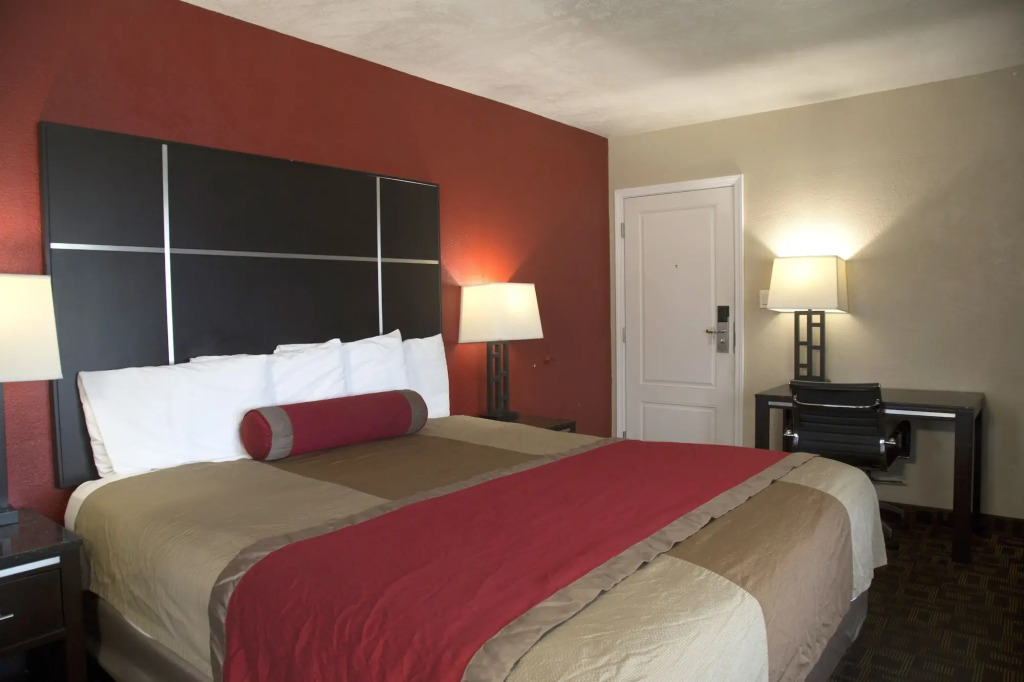 Harbor Inn & Suites Oceanside Marina Camp Pendleton