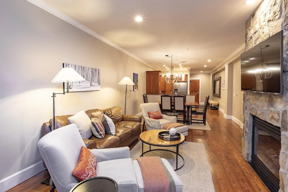 River Club 102 2 Bedroom Condo by Alpine Lodging Telluride