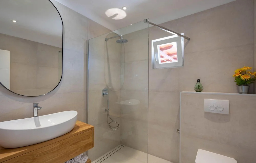 Amazing Home In Kastel Sucurac