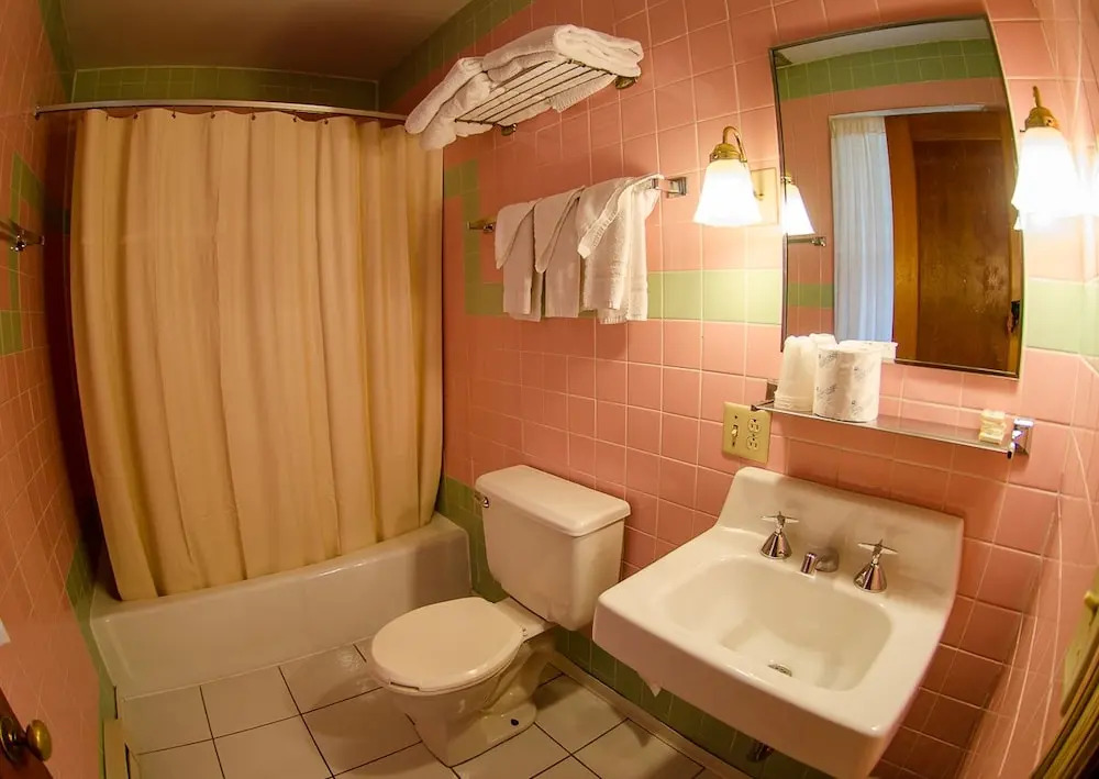 Twi-lite Motel