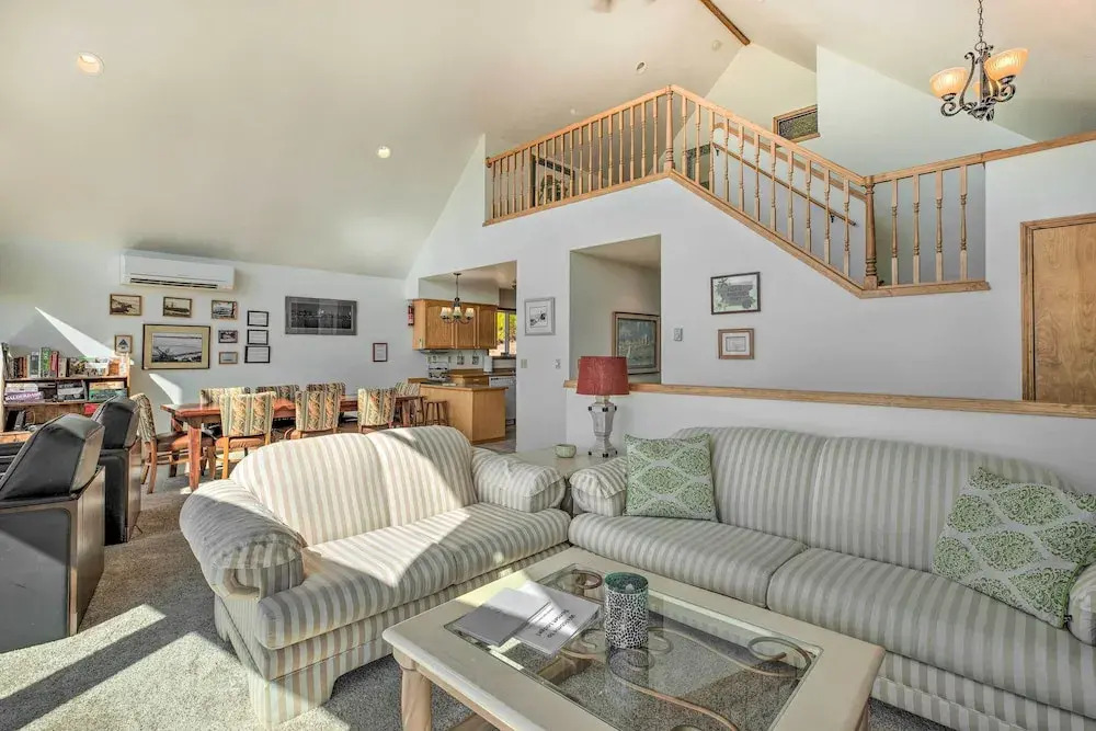 Bay City Home w/ Gorgeous Bay Views From Deck