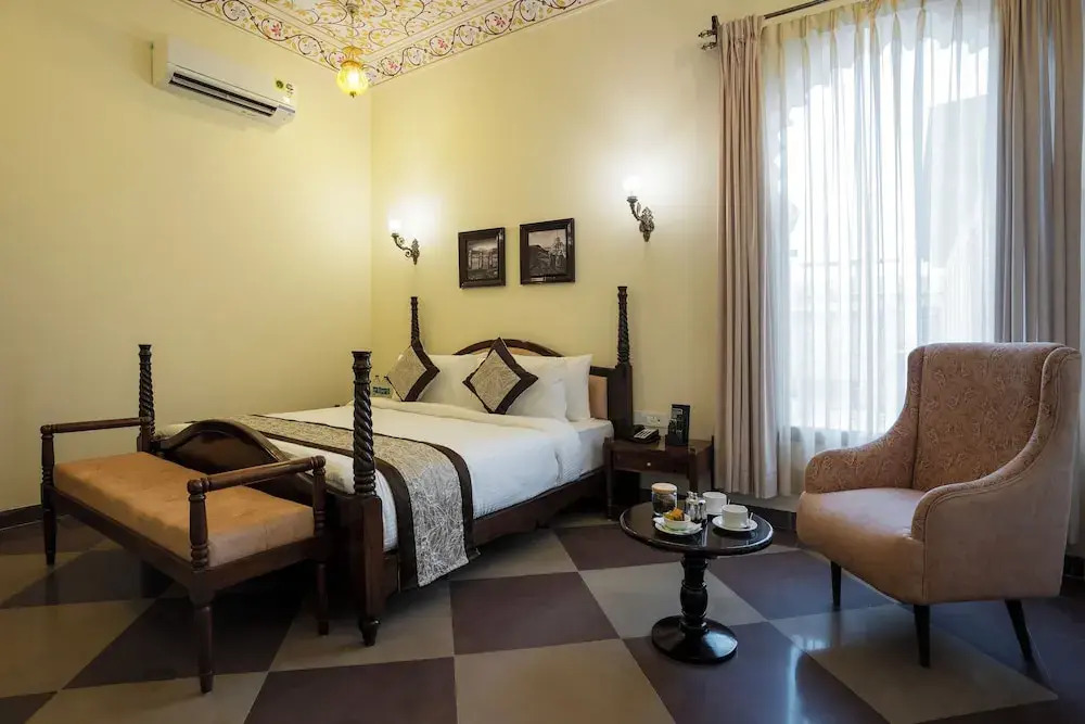Kesarbagh Palace
