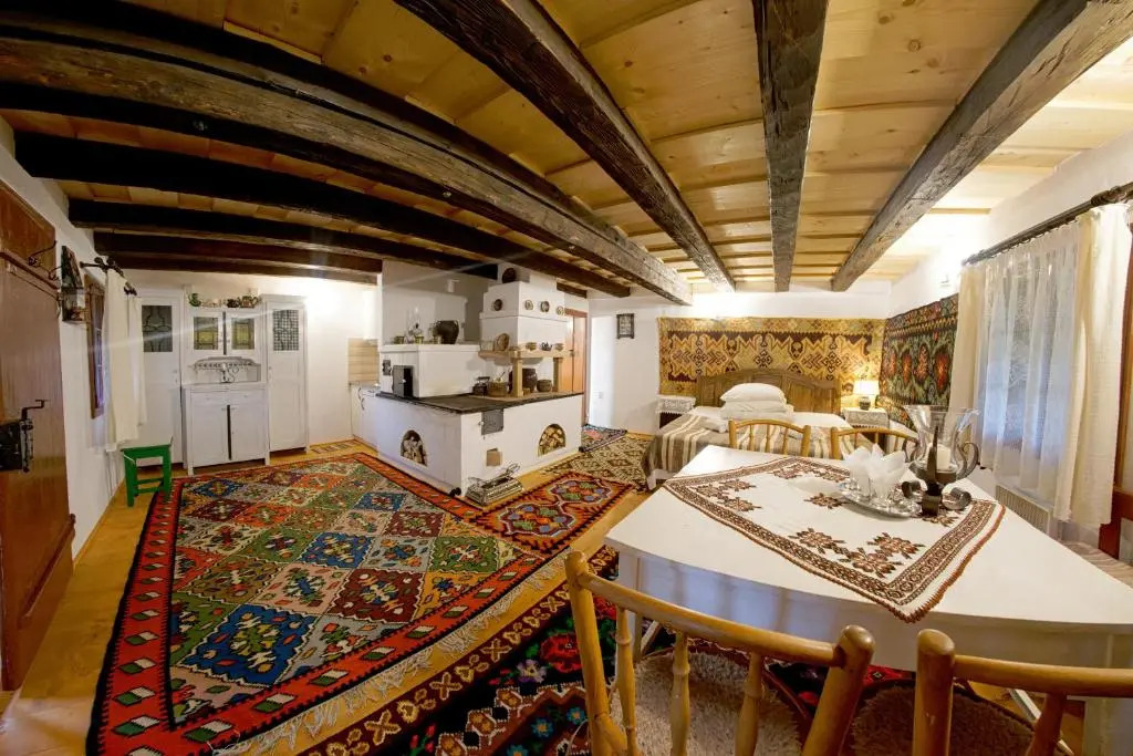 Casa Povestilor