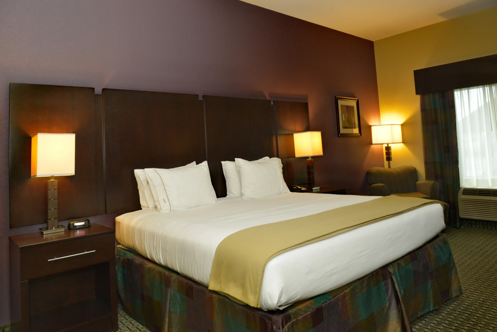 Holiday Inn Express Baton Rouge North by IHG