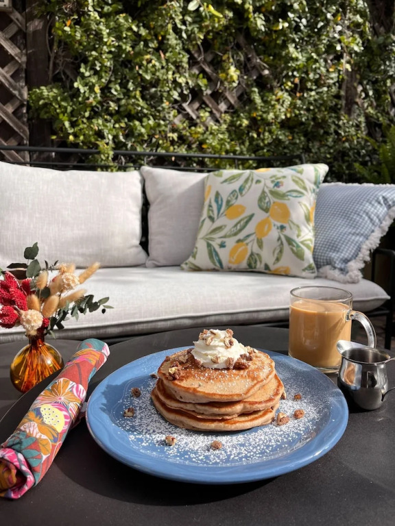 Petit Soleil - Bed, Breakfast and Bar