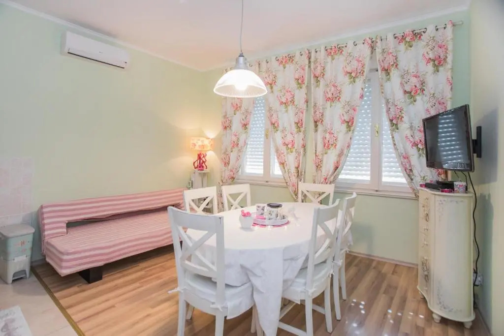 Shabby Chic Apartments