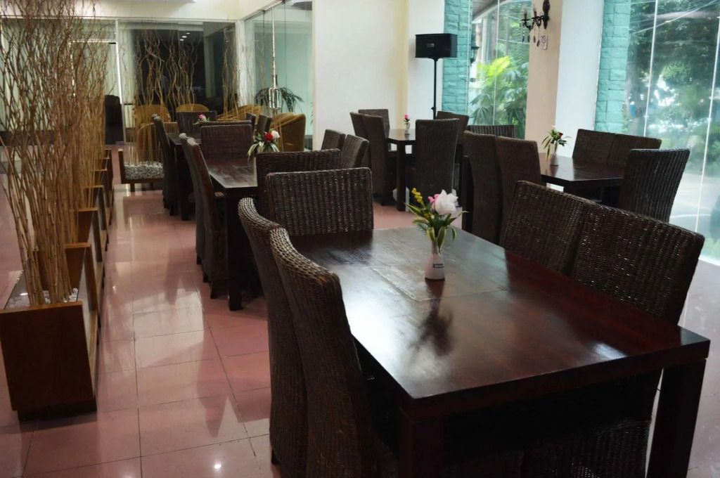Jusenny Hotel
