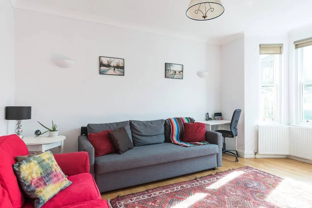 Fabulous 4BR Family Home in East London