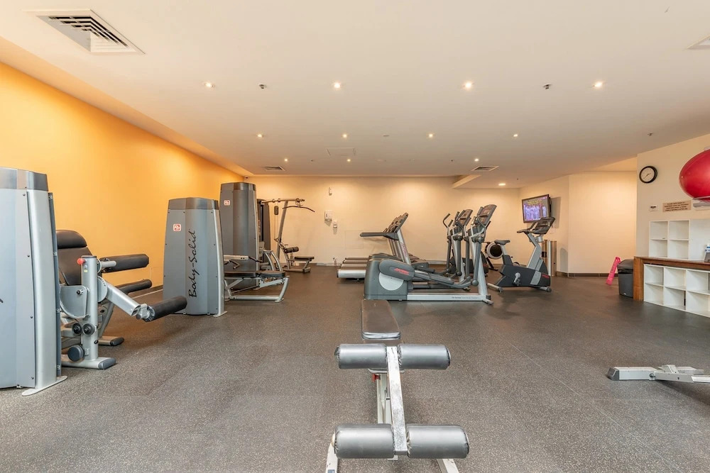 Fitzroy lifestyle 1 bed with pool, spa, sauna & gym