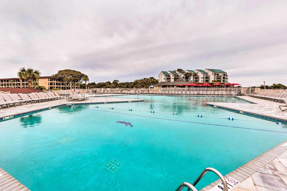 Walk to Beach: HHI Beach & Tennis Resort Condo