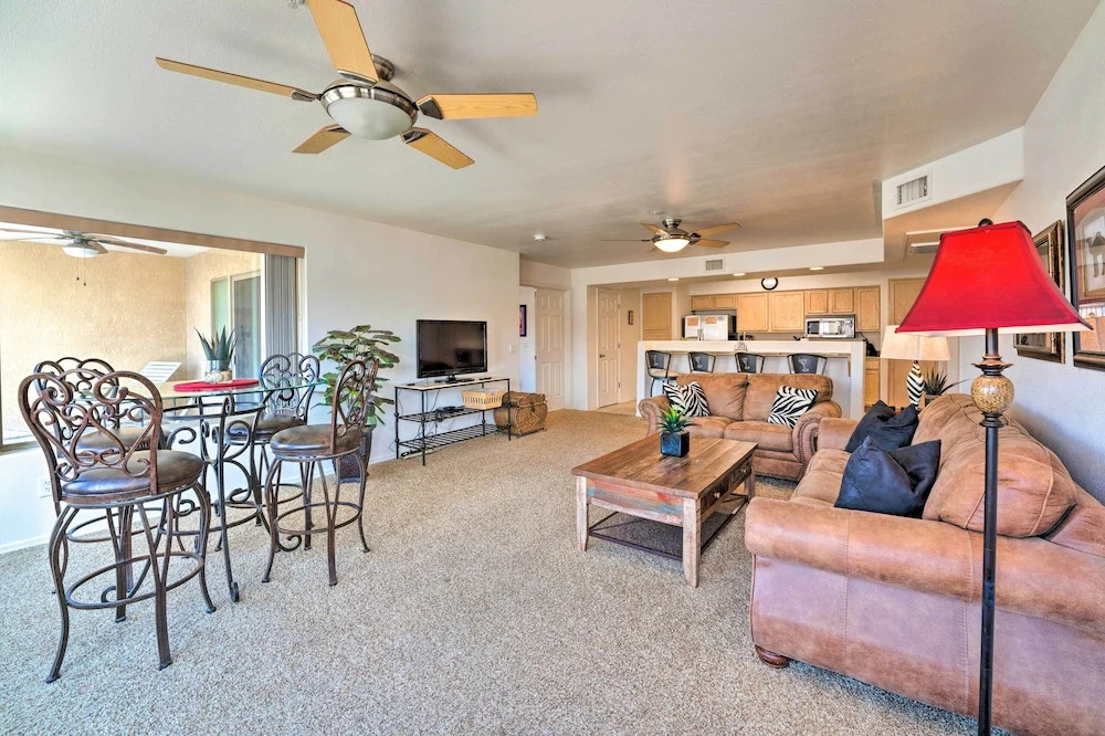1 Mi to London Bridge: Condo w/ Pool Access