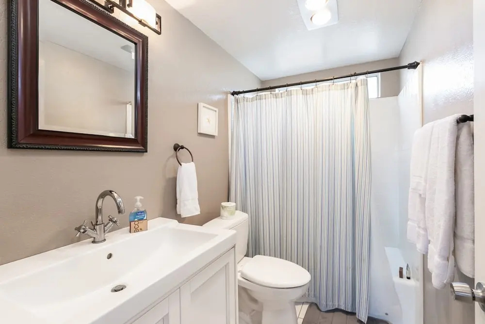 3br W/ Patio & Grill - 1 Mile To Beach & Pier Ave 3 Bedroom Townhouse