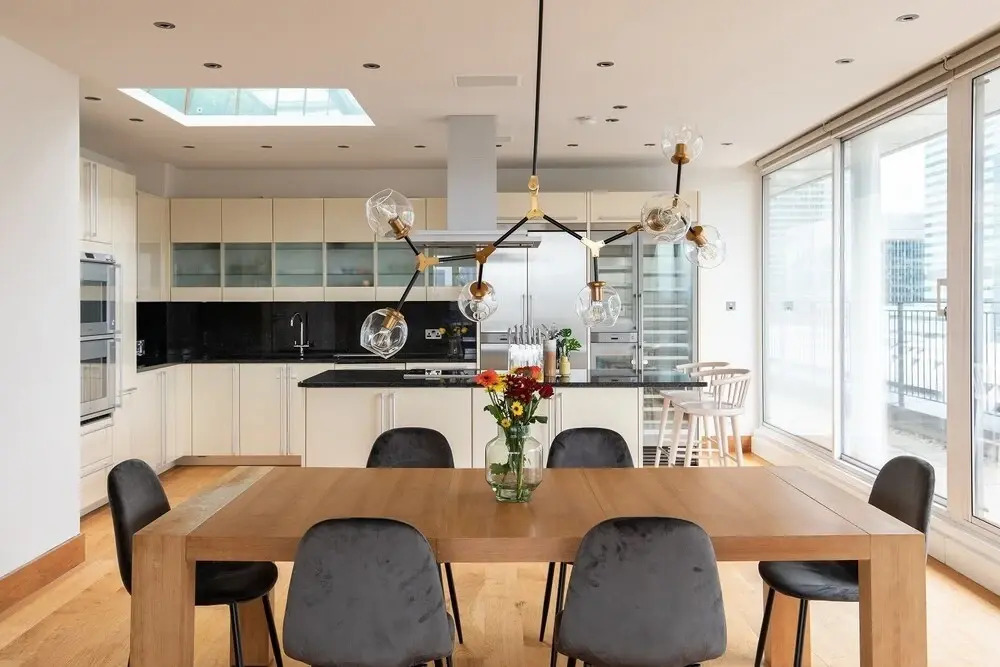 The Canary Wharf Secret - Glamorous 2bdr Flat w Terrace and Parking