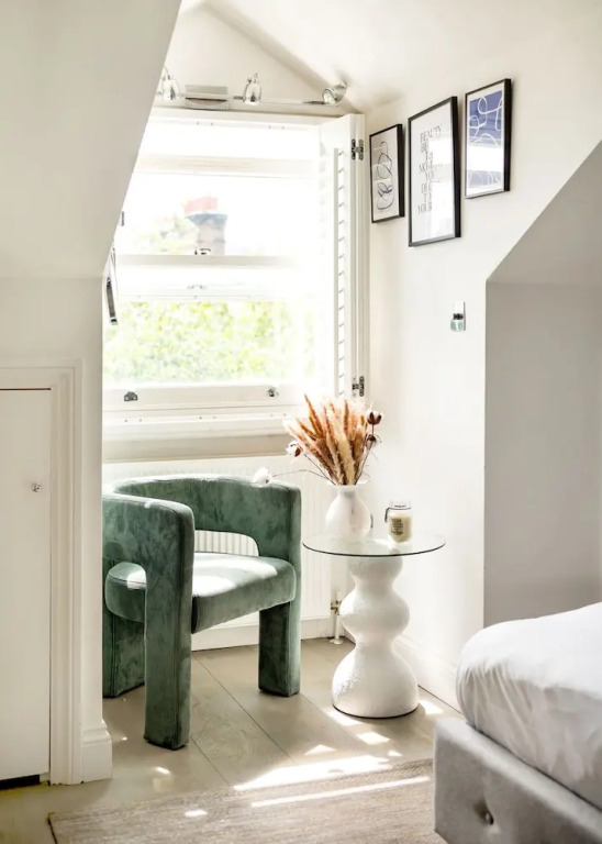 The Luxury Treehouse - One bed Little Venice - by Out of Office Lifestyle