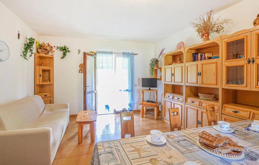 Stunning Home in Cannigione With 2 Bedrooms