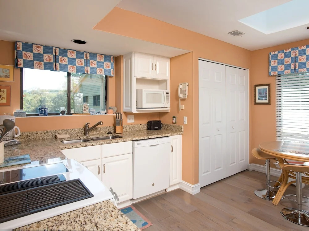 New Listing! Lake Forest Villa W/ Pool, Near Beach Villa