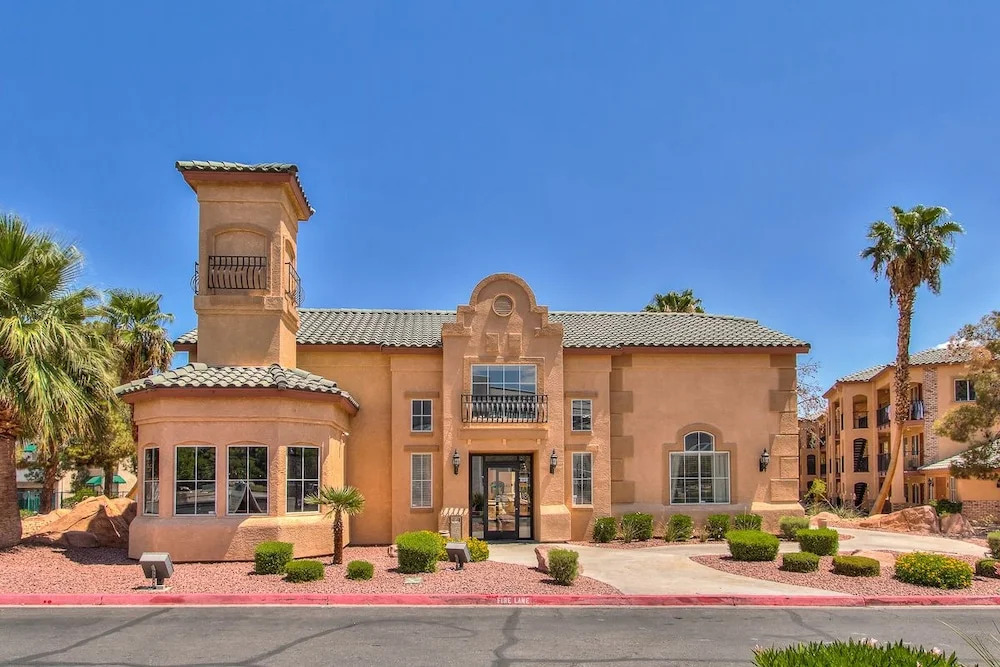 Emerald Suites
