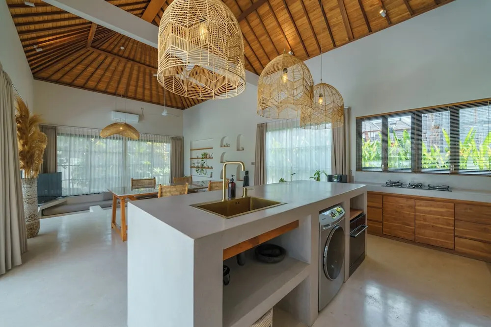 Villa Air - Brand New Stylish 2BR Villa in Pererenan
