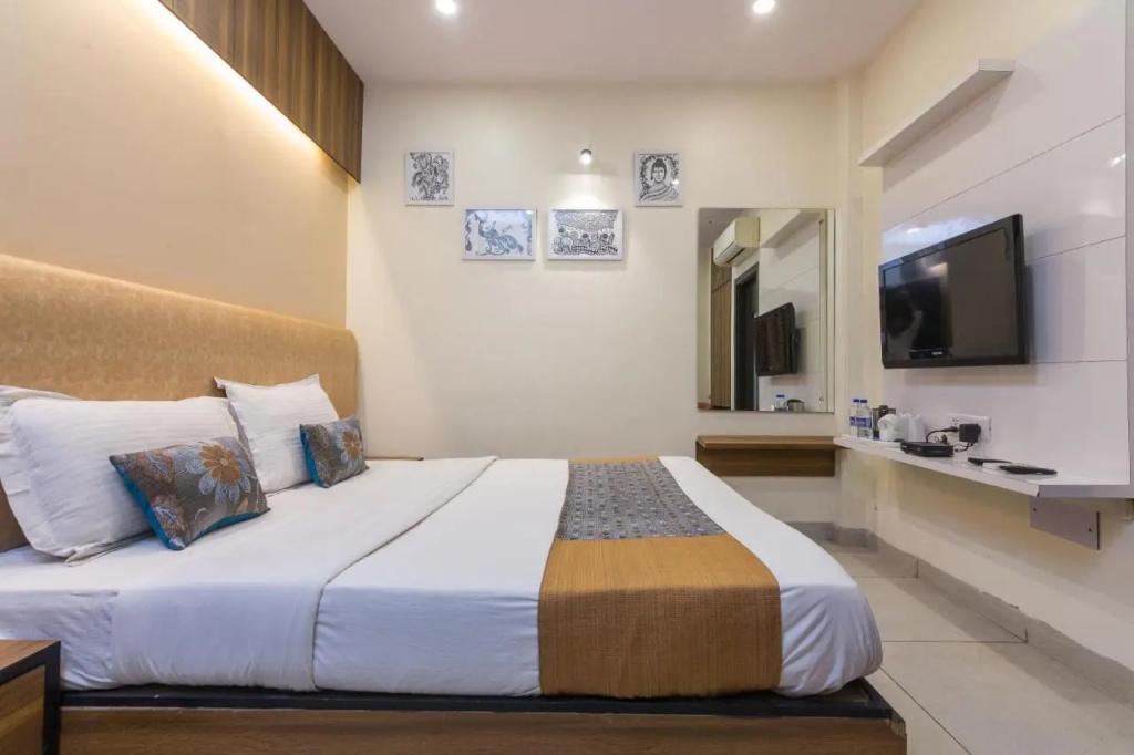 Rupam Hotel - Air Purified comfort