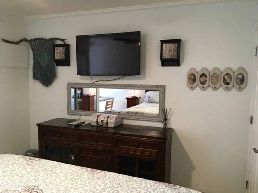 Kihei Holiday 113 2 Bedroom Condo by RedAwning