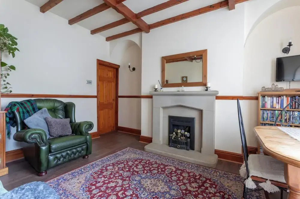 Haworth Village House - Sleeps 6 Parking & Pets