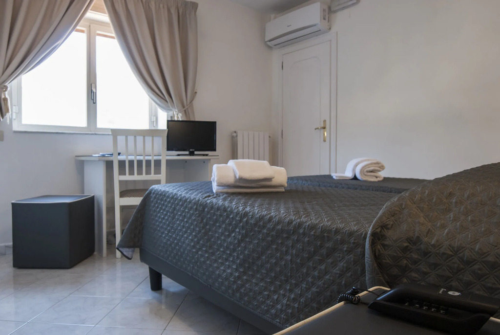 Sisters Hotel