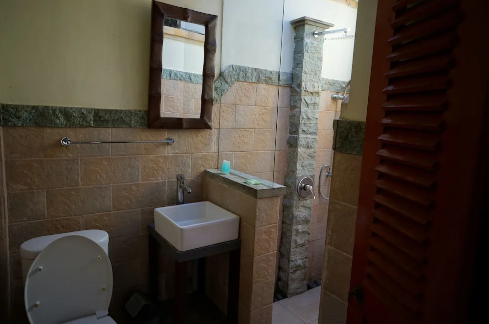 Arya Amed Beach Resort and Dive Center