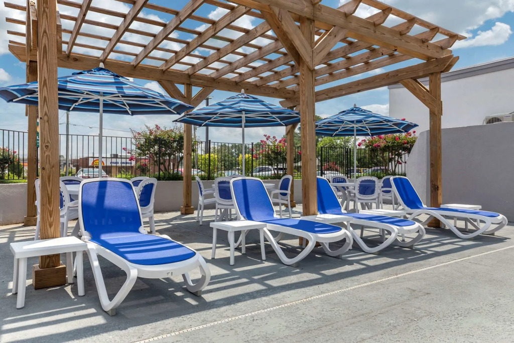 Quality Inn & Suites Spring Lake - Fayetteville near Fort Bragg