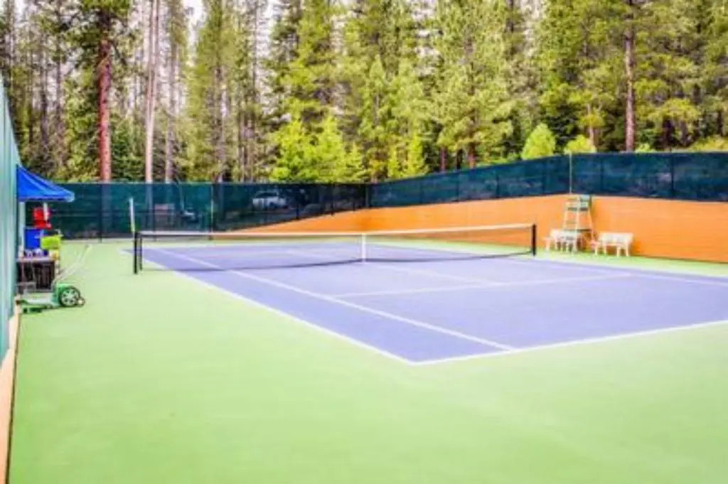 High Pines Hideaway by Avantstay - Newly Remodeled in Tahoe Donner With Hot Tub!