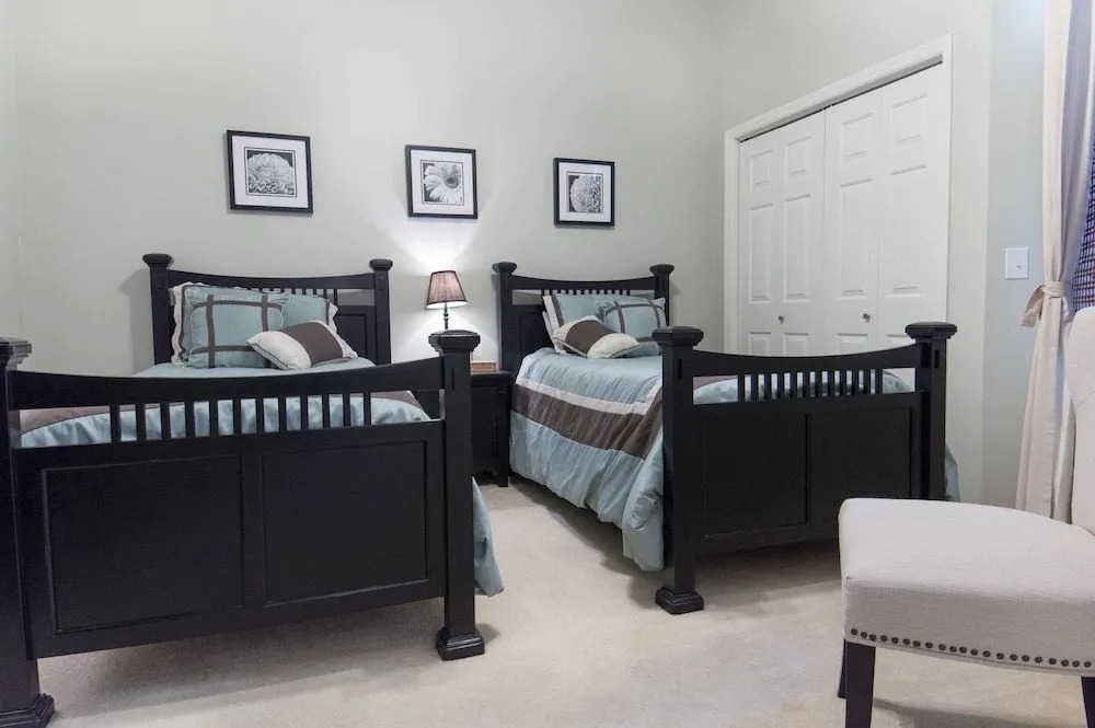 Tidewater Condo 1221-1 by RedAwning