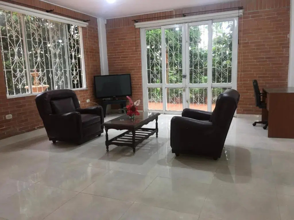 Kaliawiri Bird Lodge & reserve