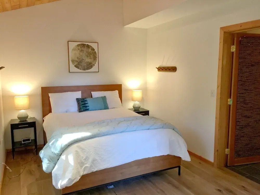 Cabin 54 - A Nostalgic and Rustic Mountain Retreat