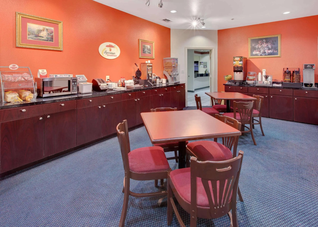 Scottish Inns & Suites Forney